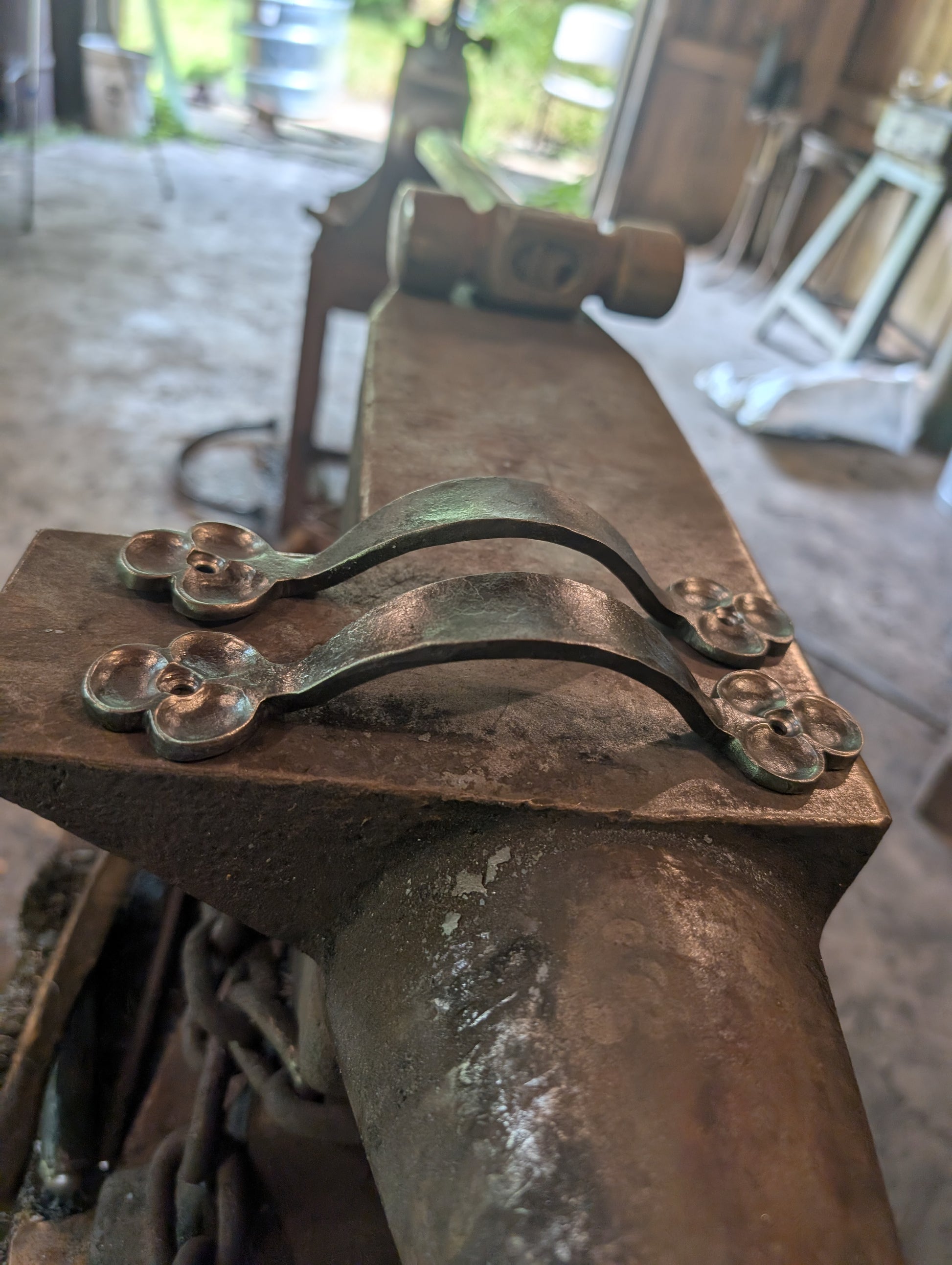 Trifol Door pulls