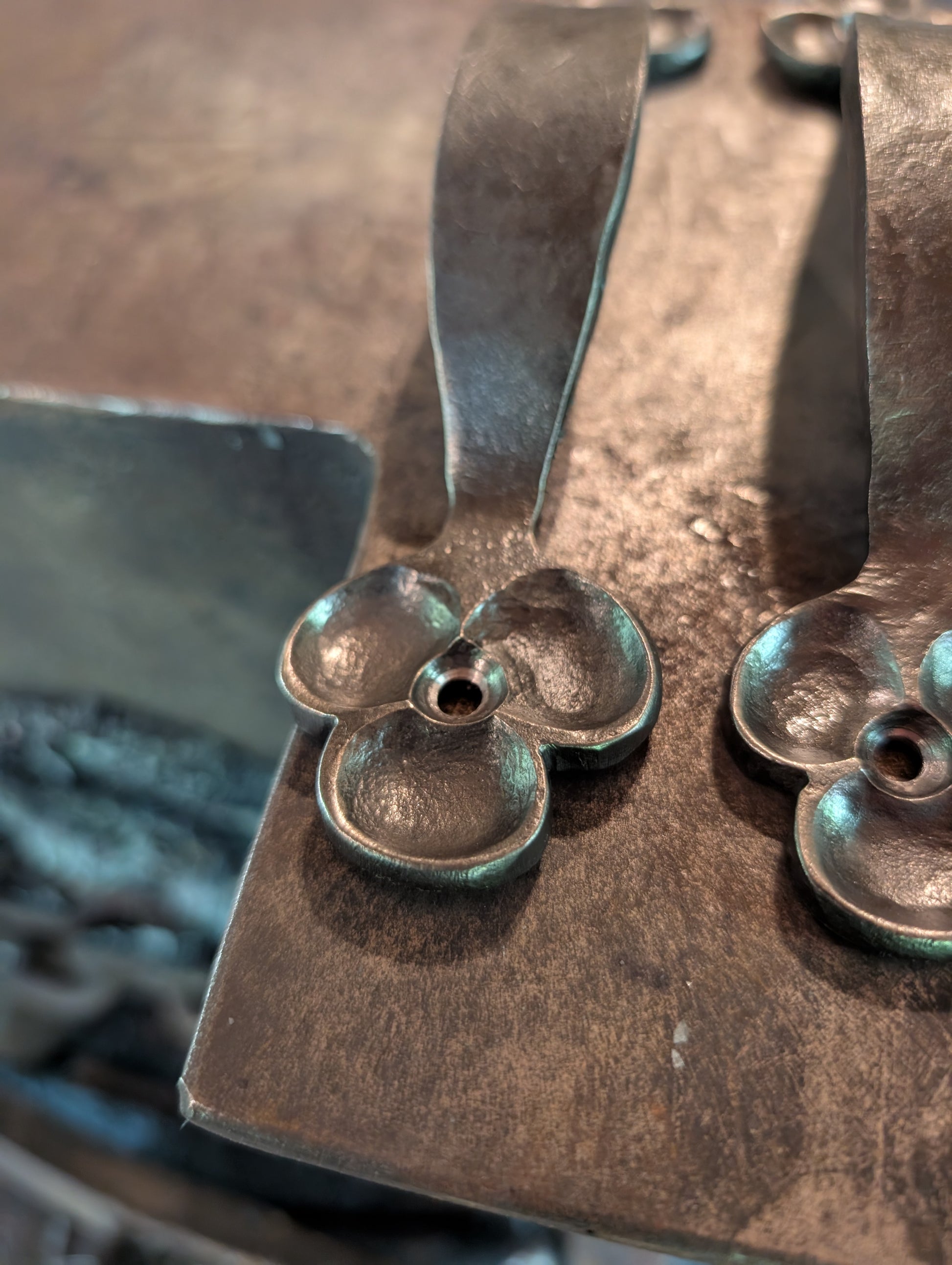 Trifol Door pulls