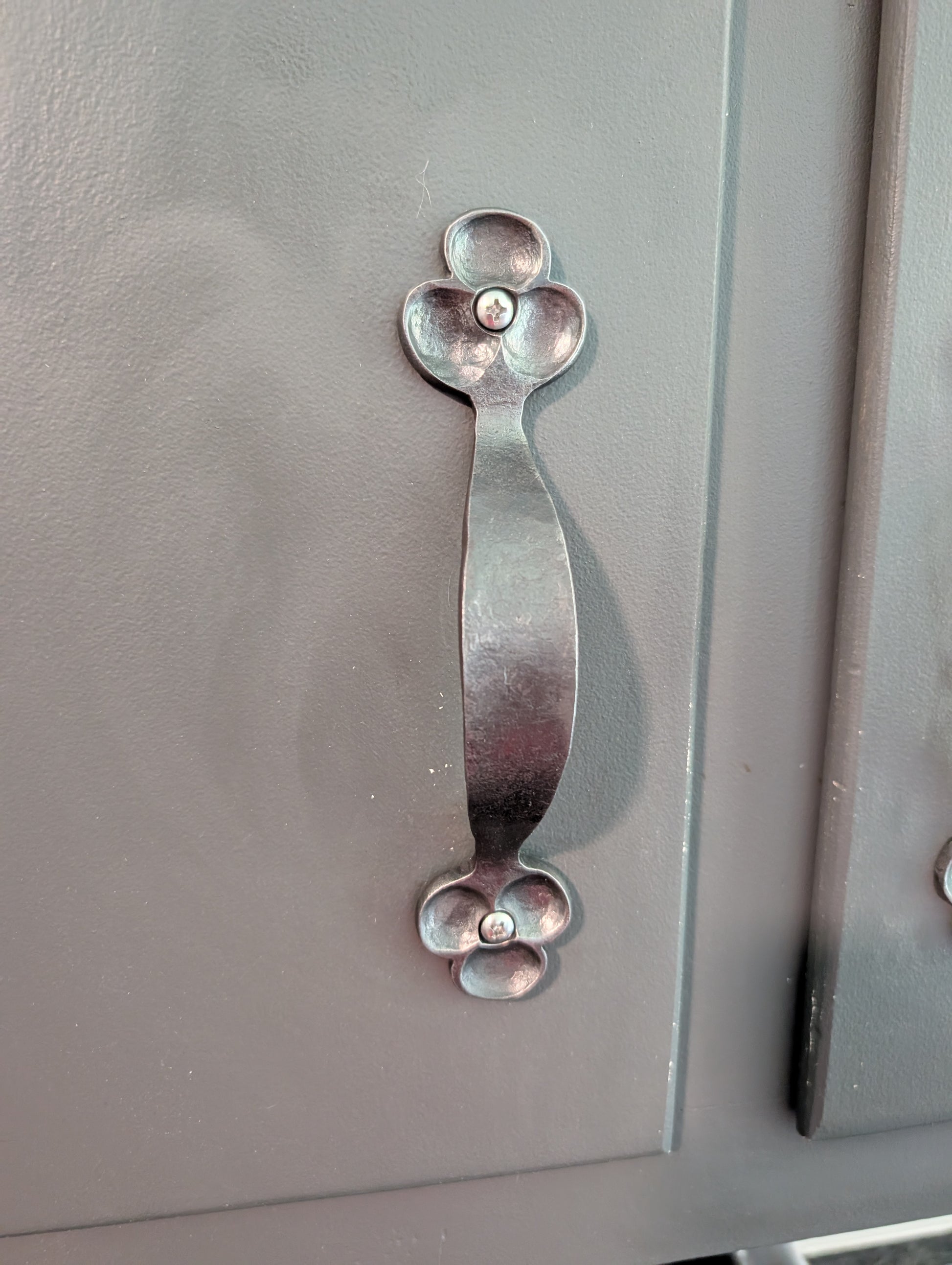 Trifol Door pulls