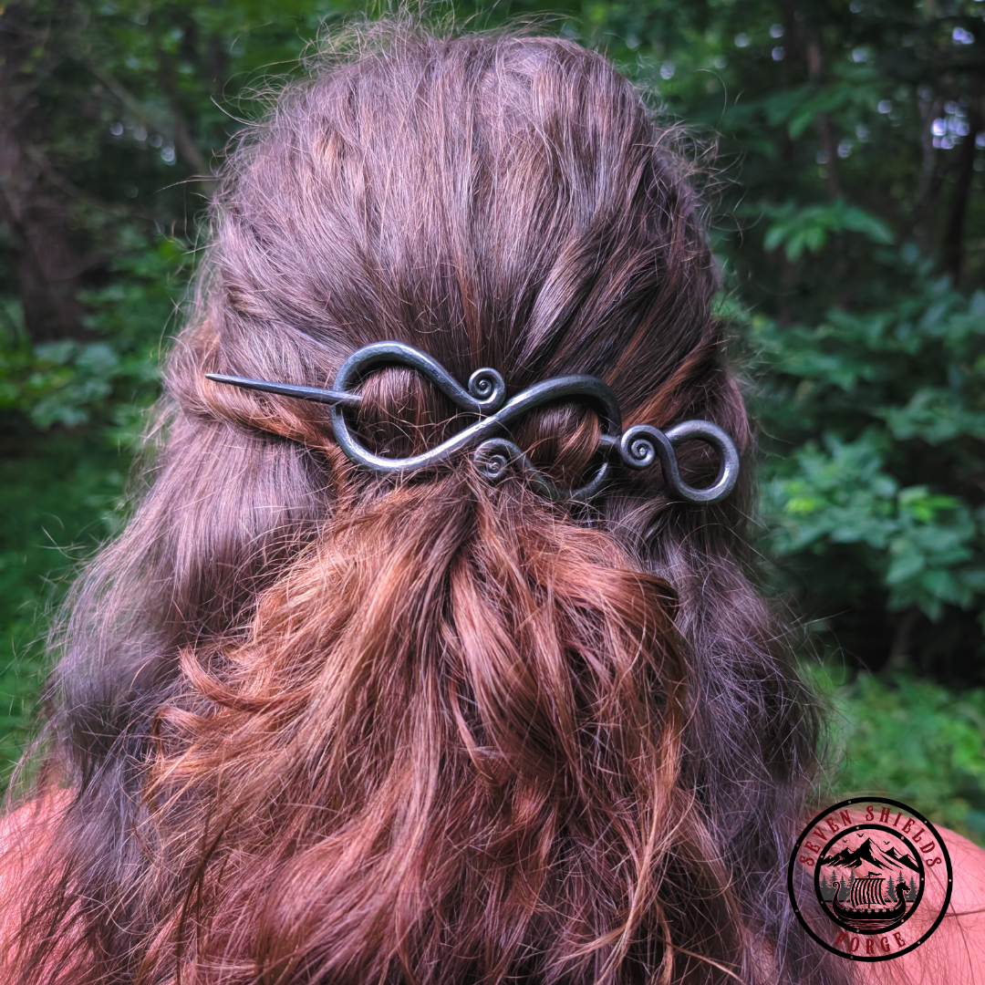 Fiddle head scroll hair pin