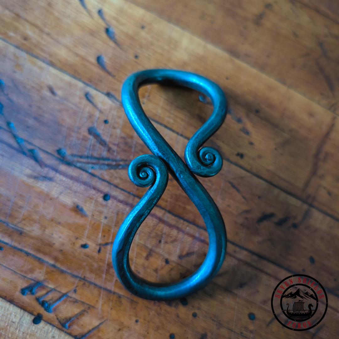 Fiddle head scroll hair pin